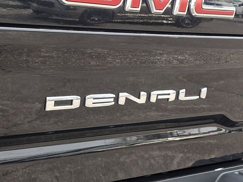 Certified 2022 GMC Sierra 2500 Denali w/ Denali Black Diamond Edition image 32