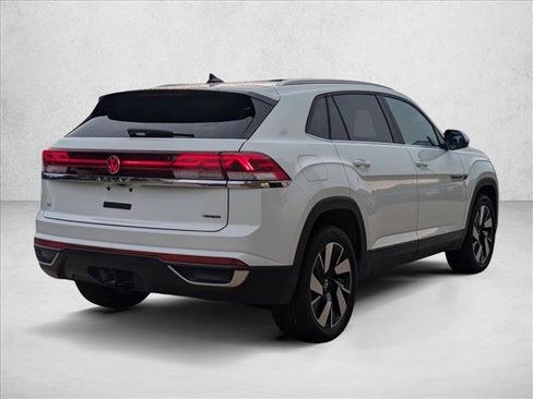 Used 2024 Volkswagen Atlas Cross Sport SE w/ Panoramic Sunroof Package AWD/4WD image 5