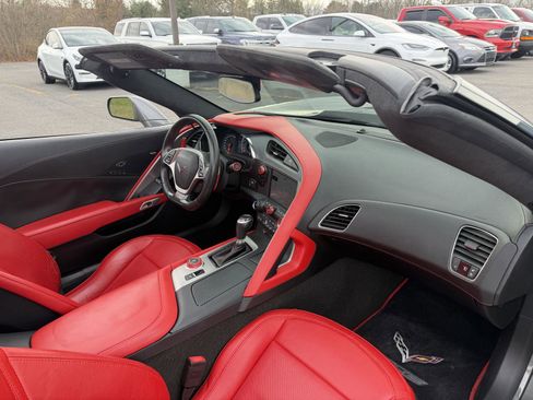 Used 2015 Chevrolet Corvette Z06 w/ 3LZ Preferred Equipment Group image 28