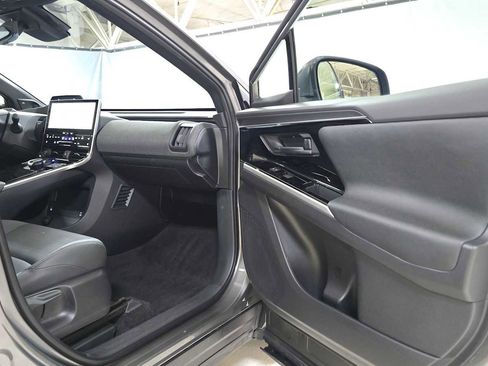 Used 2024 Mercedes-Benz Sprinter 2500 image 40