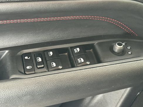 Used 2024 Jeep Compass Trailhawk image 11