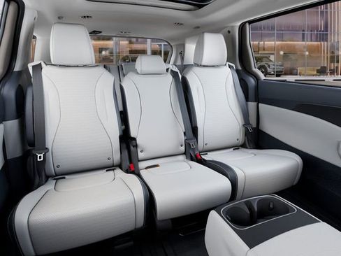 New 2025 Kia Carnival SX Prestige FWD image 16