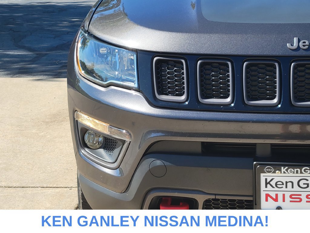 Used 2019 Jeep Compass Trailhawk w/ Popular Equipment Group AWD/4WD image 9