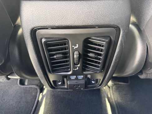 Used 2023 Dodge Durango GT AWD/4WD image 26