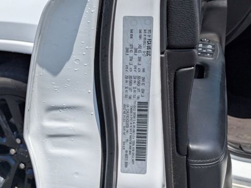 Used 2017 Jeep Grand Cherokee Altitude image 21