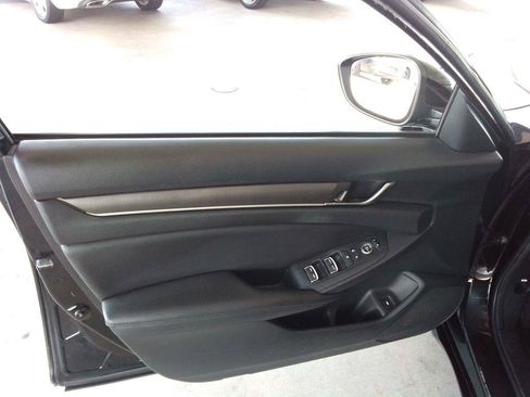 Used 2019 Honda Accord LX image 19