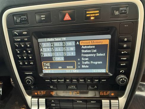 Used 2008 Porsche Cayenne Turbo AWD/4WD image 18
