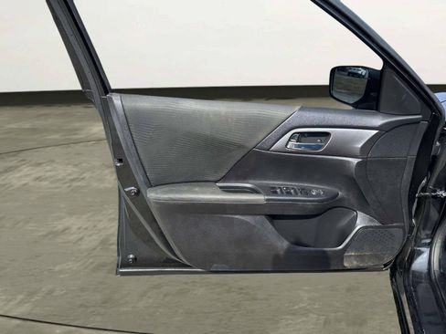 Used 2015 Honda Accord LX image 11