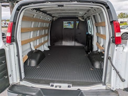 Used 2023 Chevrolet Express 2500 w/ Driver Convenience Package image 13