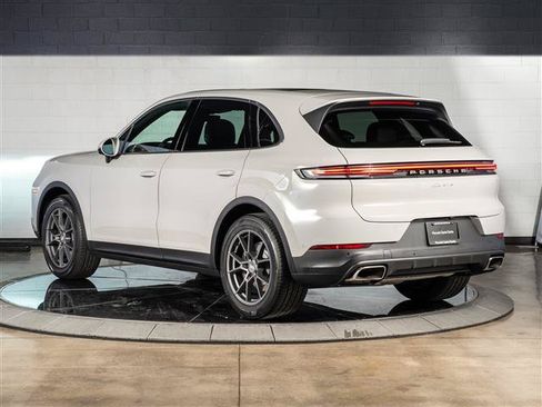 Certified 2026 Porsche Cayenne AWD/4WD image 3