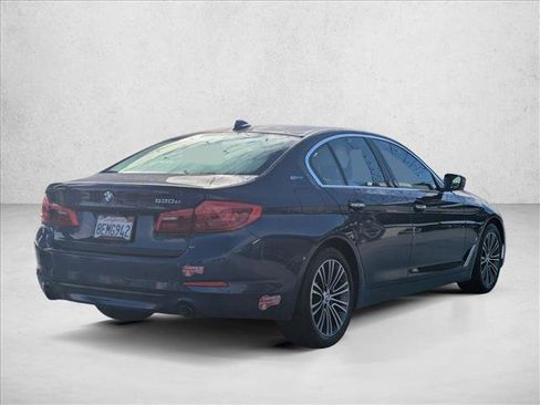 Used 2018 BMW 530e w/ Premium Package 2 image 5