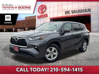 Used 2023 Toyota Highlander LE