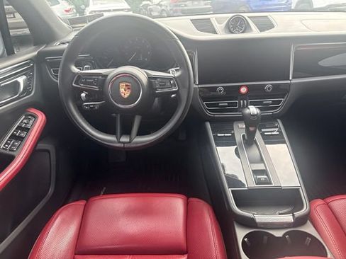 Used 2024 Porsche Macan AWD/4WD image 19