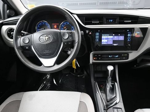 Used 2018 Toyota Corolla LE w/ Body Protection Package FWD image 19