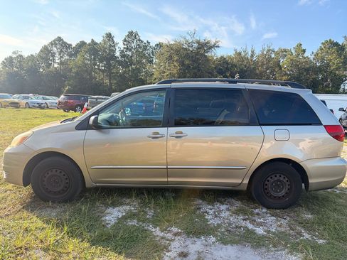 Used 2004 Toyota Sienna CE FWD image 5