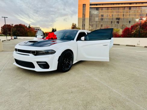 Used 2017 Dodge Charger R/T image 54