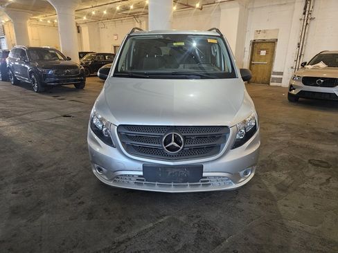 Used 2016 Mercedes-Benz Metris Passenger image 6