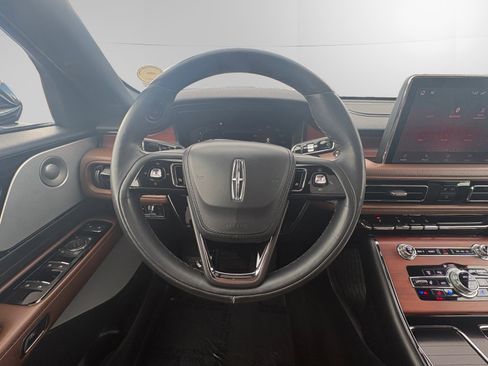 Certified 2021 Lincoln Aviator Reserve w/ Equipment Group 202A image 12