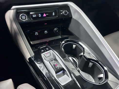 Certified 2025 Audi Q5 Prestige image 16