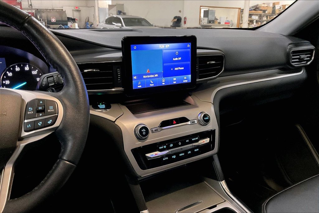 Used 2020 Ford Explorer XLT w/ Equipment Group 202A AWD/4WD image 6