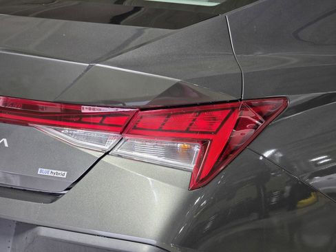 Certified 2024 Hyundai Elantra Blue image 12