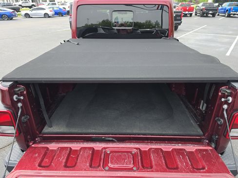 Used 2021 Jeep Gladiator Overland w/ Trailer Tow Package AWD/4WD image 20