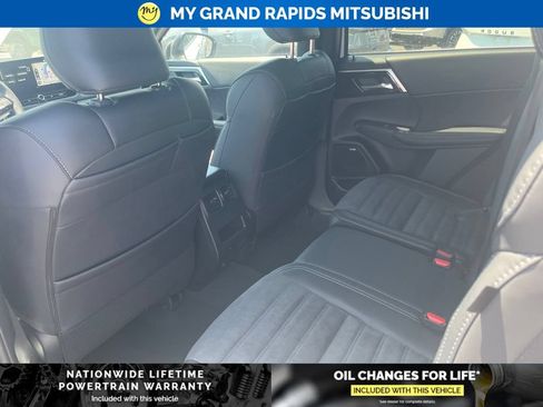 New 2026 Mitsubishi Outlander AWD image 20