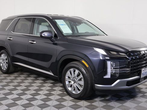 Used 2023 Hyundai Palisade SEL AWD/4WD image 3