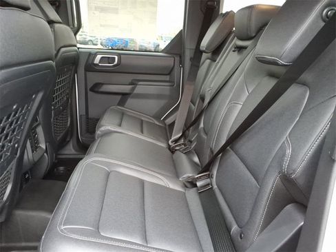 New 2025 Ford Bronco Badlands image 6