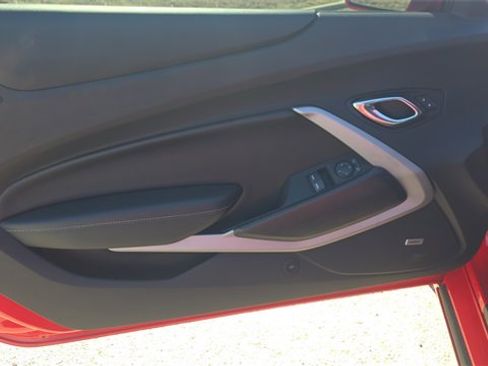 Used 2020 Chevrolet Camaro LT w/ RS Package image 10