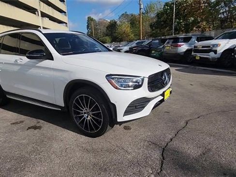 Used 2022 Mercedes-Benz GLC 300 image 2