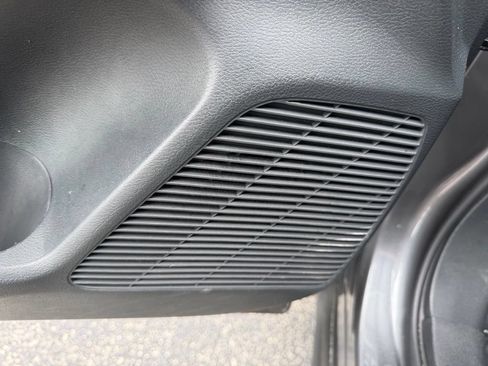 Used 2025 Nissan Kicks SR FWD image 13