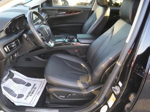 Used 2023 Lincoln Nautilus FWD w/ Premium Package image 9