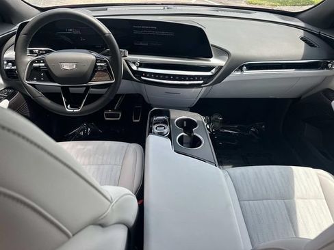 Used 2025 Cadillac Lyriq Sport AWD/4WD image 16