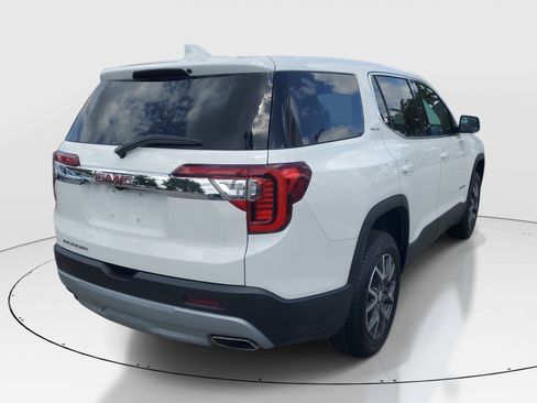 Used 2023 GMC Acadia SLE FWD image 3