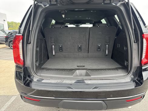Used 2023 GMC Yukon SLE w/ Gmc Pro Safety Plus Package image 23