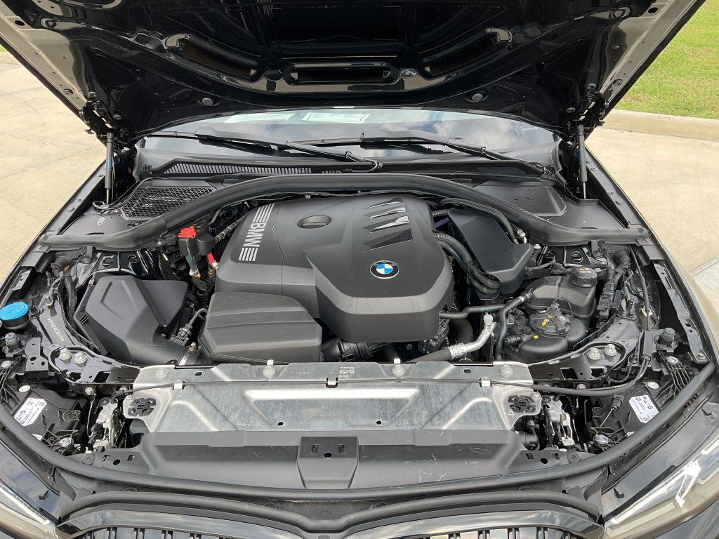 Used 2025 BMW 330i Sedan w/ M Sport Package RWD image 34