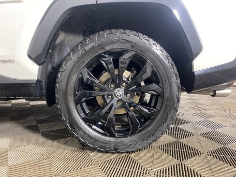 Used 2022 Toyota RAV4 SE image 14