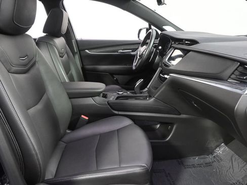 Certified 2025 Cadillac XT5 Sportv w/ Technology Package AWD/4WD image 16