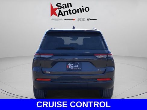 New 2025 Jeep Grand Cherokee Altitude RWD image 7