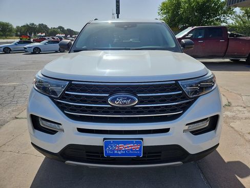 Used 2021 Ford Explorer XLT w/ Equipment Group 202A RWD image 3