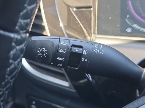 Used 2025 Kia Seltos S FWD image 26