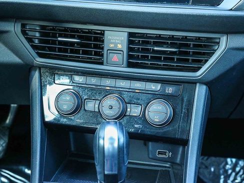 Used 2020 Volkswagen Jetta SEL image 19