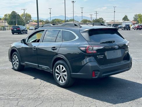 Used 2022 Subaru Outback Premium AWD/4WD image 5