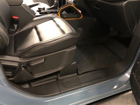 Used 2024 Ford Bronco Badlands image 34