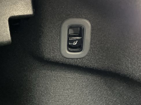 New 2026 Mercedes-Benz CLE 53 AMG 4MATIC Cabriolet image 18