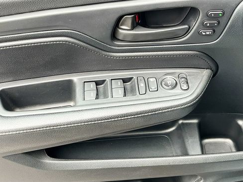 Used 2023 Honda Odyssey Sport image 17