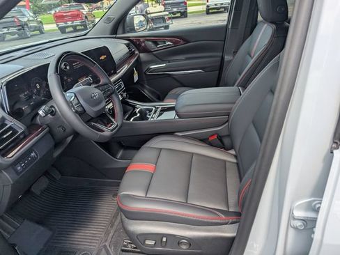 New 2027 Chevrolet Traverse RS w/ LPO, Floor Liner Package AWD/4WD image 15