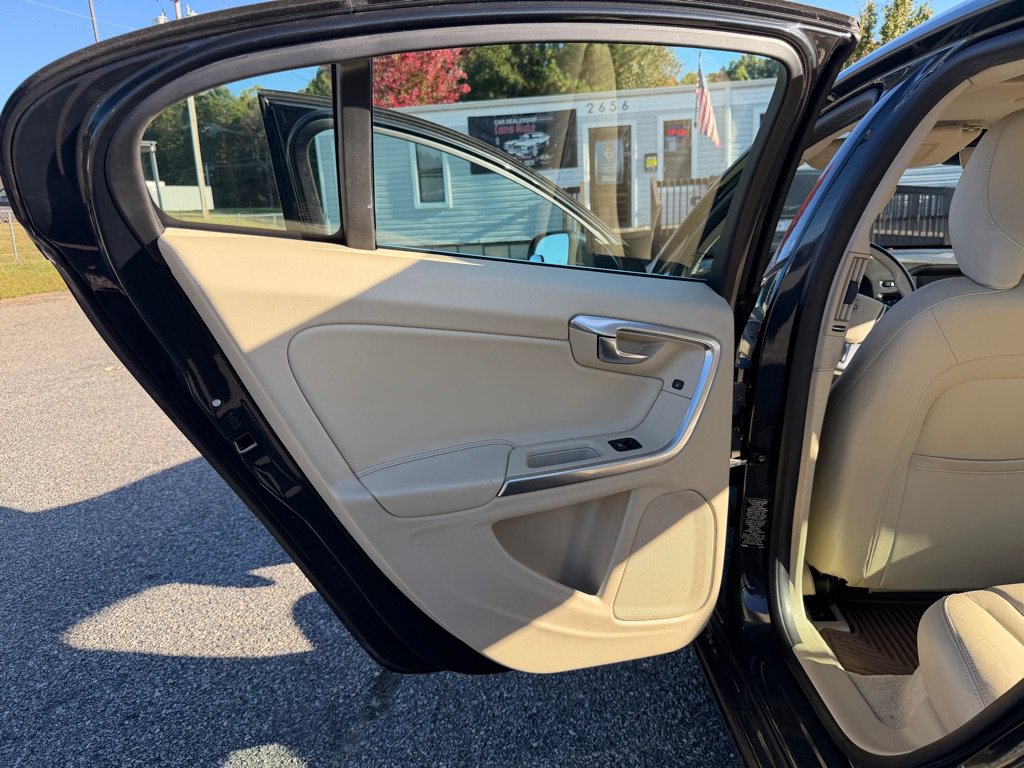 Used 2015 Volvo S60 T5 Platinum FWD image 23