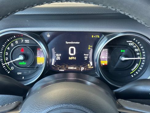 Used 2023 Jeep Wrangler Unlimited AWD/4WD image 32